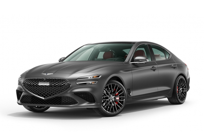 Tại thời điểm đó, Genesis G70 có giá bán cao hơn BMW 3-Series 320i (đời F30) có giá tham khảo từ 1,3 – 1,5 tỷ đồng hay ngang tầm giá Mercedes-Benz C250 Exclusive (W205) với giá 1,7 tỷ đồng. Giá cao, thương hiệu xe sang Genesis “sinh sau đẻ muộn” ít người biết tại thời điểm đó là lý do khiến Genesis G70 kén khách, Chính vì thế, Hyundai Thành Công (TC Motor ngày nay) đã ngừng phân phối dòng G70 sau đó.