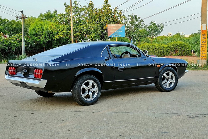 Dream Customs Ấn Độ cho biết rằng họ mất khoảng 4 tháng để hoàn thành chiếc xe này, và nó quả thực là một nỗ lực xứng đáng nhận sự chú ý của những người mê Mustang cổ điển mà không dư thừa kinh tế.