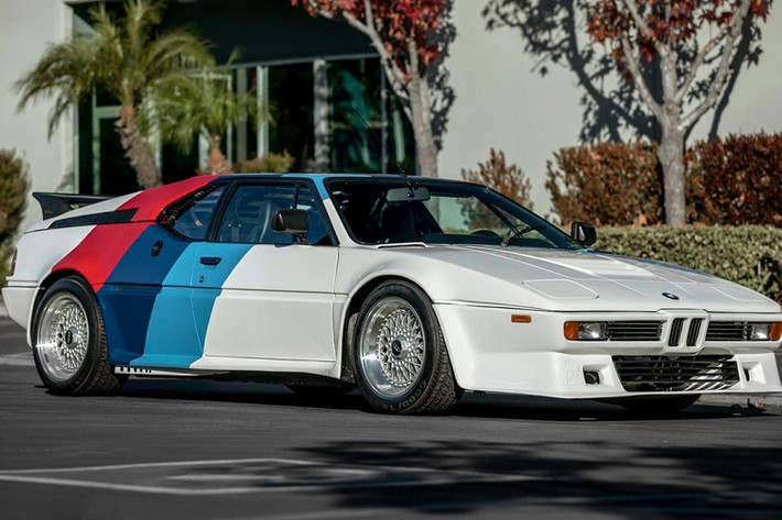 Mẫu coupe 2 cửa này từng nằm trong bộ sưu tập AE Performance của Paul Walker và Roger Rodas. Điểm đặc biệt của chiếc BMW M1 sắp được rao bán nằm ở việc đây là một trong 10 chiếc từng được nâng cấp bởi đại lý BMW AHG tại Đức.
