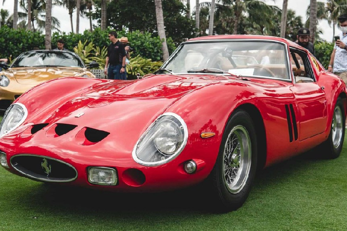 Như bạn có thể tưởng tượng, Cavallino Classic là một sự kiện tụ hội khoe sắc, đồng nghĩa rằng một nhóm giám khảo được lựa chọn cẩn thận sẽ xem xét kỹ lưỡng từng chiếc xe. Bất chấp cái nóng gay gắt ở Palm Beach, đội ngũ giám khảo này đã nhìn ngắm từng cm của những chiếc xe siêu hiếm này và đánh giá chúng trên thang điểm. Vào cuối ngày, họ thống kê điểm số và trao giải thưởng cho nhiều hạng mục khác nhau.