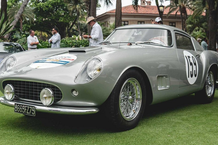 Giải thưởng lớn thứ hai thuộc về chiếc Ferrari GT đẹp nhất, còn được gọi là "Cúp Gran Turismo Ferrari." Chiếc chiến thắng ở đây là Ferrari 212 Inter Cabriolet Pinin Farina 1952. Giống như 250 GTO, 212 Inter Cabriolet cũng đã có từ thập niên 1950. Bên cạnh việc đua xe khắp châu Âu vào những năm 1950, chiếc mui trần bảnh bao này là chiếc duy nhất từng được sản xuất với tay lái bên trái.
