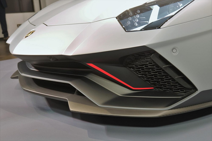 Thông tin ban đầu cho biết, số lượng xe Lamborghini Aventador LP780-4 Ultimae giới hạn dành cho giới siêu giàu ở Hồng Kông cũng đã được đặt mua sạch sẽ nhưng không được tiết lộ cụ thể con số. Chỉ biết rằng, trên toàn thế giới chỉ có 350 chiếc siêu xe Lamborghini Aventador LP780-4 Ultimae Coupe được xuất xưởng.