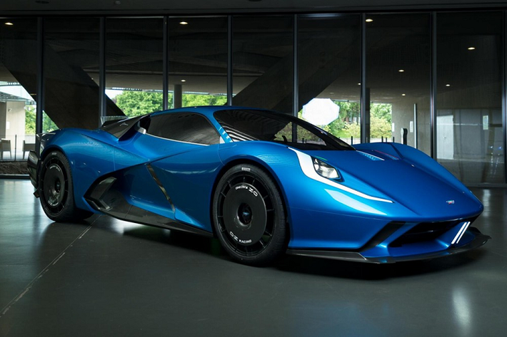 Như kế hoạch, công ty khởi nghiệp xe điện Automobili Estrema đã chính thức vén màn mẫu siêu xe Fulminea mới nhưng trong dạng trưng bày tại Viện bảo tàng Ô tô Turin. Nó sẽ cung cấp tổng công suất 2.040 mã lực từ 4 mô tơ điện nhưng điều khiến nó khác biệt khỏi những hypercar khác là công nghệ pin.