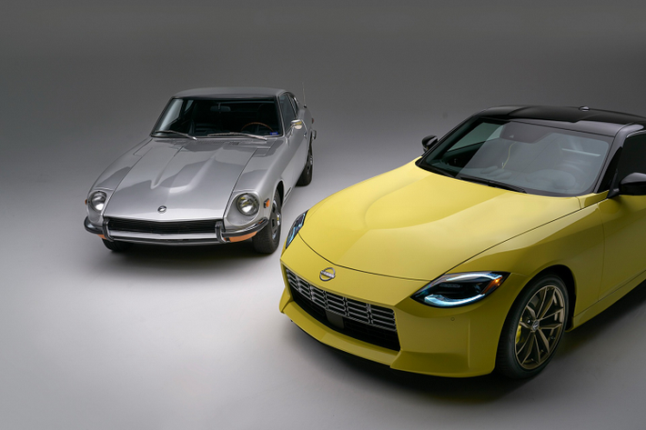 Nissan ra mắt Z Coupe 2022 với tổng cộng hai phiên bản thông thường và một phiên bản giới hạn bao gồm bản Sport, bản Performance và phiên bản giới hạn mang tên Proto Spec. Nhìn chung, cả ba phiên bản đều được trang vị động cơ V6 dung tích 3,0 lít sản sinh công suất đầu ra đạt mức 400 mã lực. Ở mỗi phiên bản này khách hàng đều có thể lựa chọn giữa tùy chọn hộp số sàn 6 cấp hoặc hộp số tự động 9 cấp.
