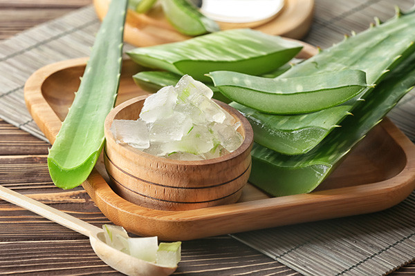 Tuy nhiên, hiệu quả của nó chỉ trong thời gian ngắn, vì thế bạn cần phải thoa lại sau 3 giờ đồng hồ khi ở ngoài nắng. Ảnh: chiasetainguyen.