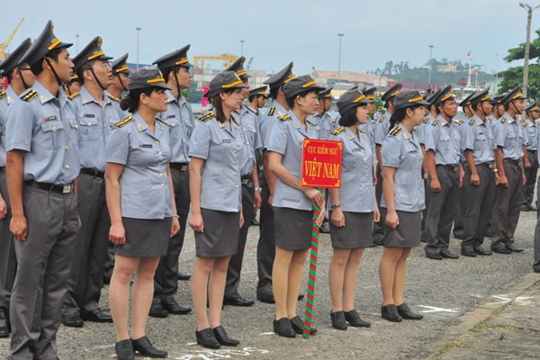 Kiểm ngư Việt Nam được thành lập ngày 25/1/2013 theo nghị định số 102/2012/NĐ-CP đến nay đã vừa bước qua tuổi thứ bảy, là lực lượng chuyên trách thuộc Tổng cục Thủy sản, trực thuộc Bộ Nông nghiệp và Phát triển nông thôn Việt Nam. Ảnh: Cán bộ nhân viên Kiểm ngư Việt Nam.