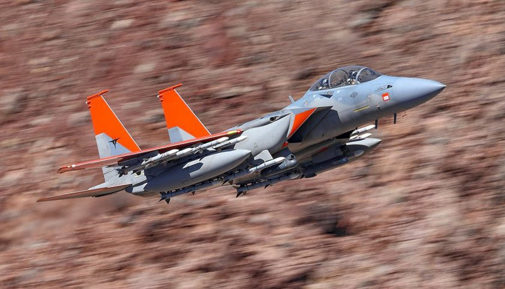 Rõ ràng việc Mỹ "dỗ" Ấn Độ mua 114 máy bay chiến đấu F-15EX, để trả đũa vụ bị Dassault của Pháp loại khỏi gói thầu mua máy bay chiến đấu đa nhiệm tầm trung của chính phủ Ấn Độ năm 2011. Ảnh: Đồ họa máy bay F-15EX - Nguồn: Boeing.