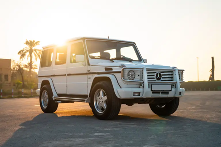 Mercedes-Benz G-Class hạng sang có lịch sử sâu sắc và ý nghĩa với AMG và trong quá khứ từng có những mẫu xe độc đáo được tạo ra theo từng dịp hoặc thậm chí là theo yêu cầu của những vị khách VIP. Một trong số đó chính là Mercedes-AMG G63 V12 đặc biệt.