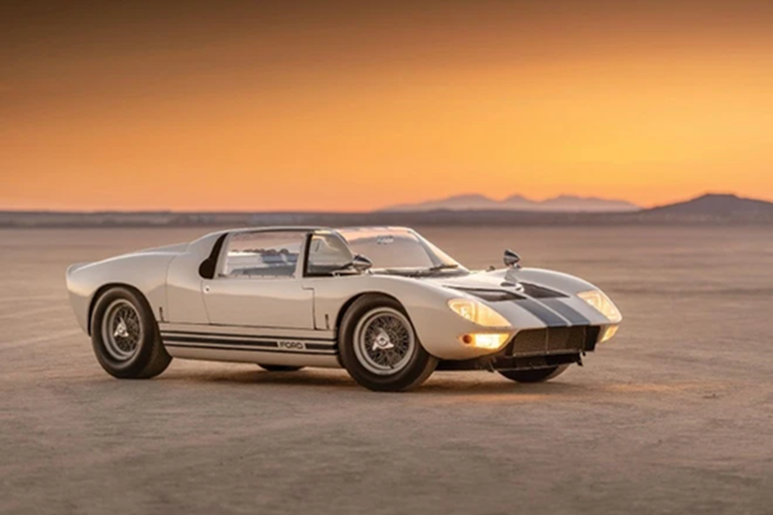 2 tay đua người Pháp Maurice Trintignant và Guy Ligier đã lái chiếc xe tại Le Mans, nhưng nó đã phải dừng lại sau vòng đua thứ 11 khi hộp số bị hỏng. Sau đó, nó được gửi lại cho Shelby American để chế tạo lại và vài năm sau, được mua lại bởi nhà độ xe người California Dean Jeffries.