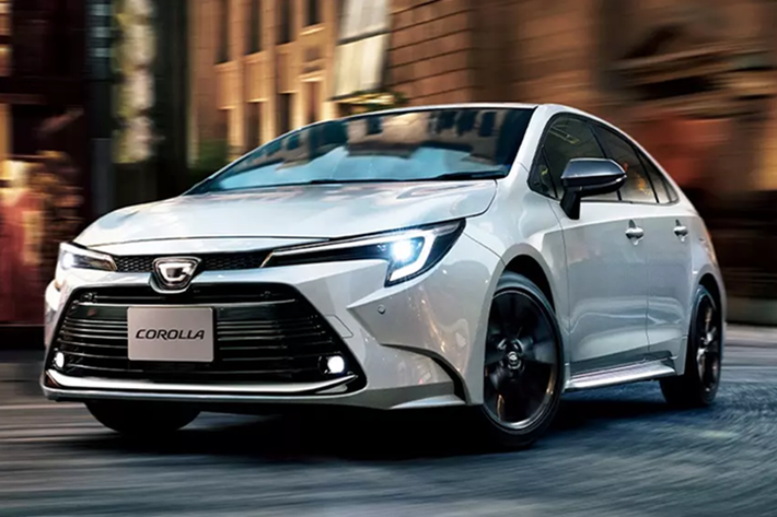 Toyota hiện chưa tiết lộ nhiều thông tin về kế hoạch tương lai, nhưng thế hệ Corolla mới dự kiến sẽ ra mắt vào năm 2026. Thế hệ tiếp theo nhiều khả năng sẽ tiếp tục được cải tiến về hiệu suất nhiên liệu, nâng cấp hệ thống động cơ hybrid, đổi mới thiết kế và trang bị thêm công nghệ hiện đại.