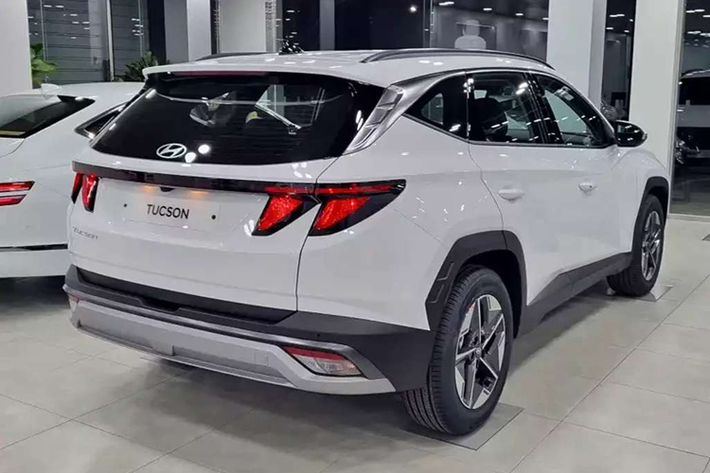 Đặc biệt, với thiết kế hiện đại, nội thất tiện nghi, và nhiều tùy chọn động cơ mạnh mẽ, mẫu xe vẫn tiếp tục là lựa chọn sáng giá trong phân khúc SUV hạng C. Nếu bạn đang tìm kiếm một chiếc xe gần như mới với giá cả phải chăng, đây chắc chắn là cơ hội không nên bỏ lỡ.