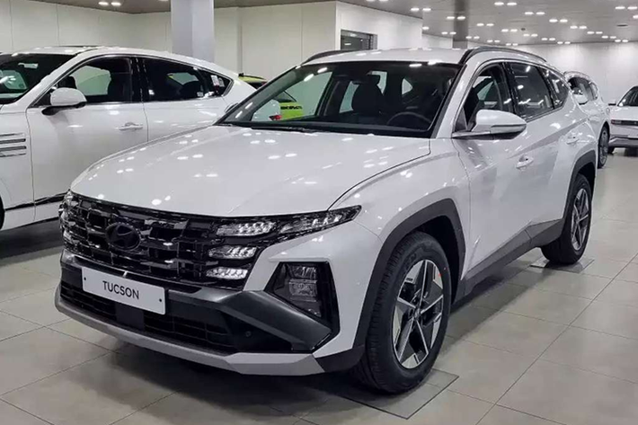 Một chiếc Hyundai Tucson 2024 bản 2.0L máy dầu đặc biệt vừa được rao bán với mức giá 899 triệu đồng, thấp hơn đáng kể so với giá niêm yết 989 triệu đồng. Chiếc xe này đã ra biển số và chỉ chạy vỏn vẹn 17 km khiến mức khấu hao lên tới 211 - 231 triệu đồng tùy khu vực.