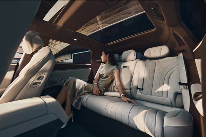 Gần đây, Denza đã tổ chức sự kiện ra mắt thương hiệu tại Milan (Ý), một trong những trung tâm thiết kế và thời trang lớn nhất thế giới nhằm thể hiện rõ định hướng “cao cấp, trẻ trung, công nghệ” mà họ đang nhắm tới.