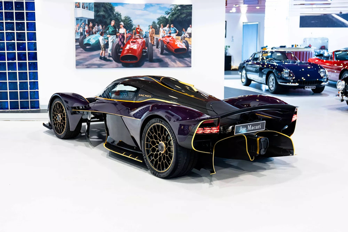 Hiện tại chiếc hypercar đến từ Anh Quốc đang có mặt tại Joe Macari chờ đón chủ nhân mới; vẫn chưa có mức giá khởi điểm nhưng về odo thì xe đã đi được 80 km (50 mph).
