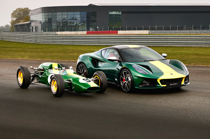 Di sản của Jim Clark và team Lotus mãi mãi được ghi vào lịch sử thể thao mô tô. Năm 1965, Clark giành chức vô địch Thế giới F1 với Team Lotus và chiến thắng tại Indianapolis 500 mang tính biểu tượng, cú đúp đáng kinh ngạc mà chưa từng lặp lại.