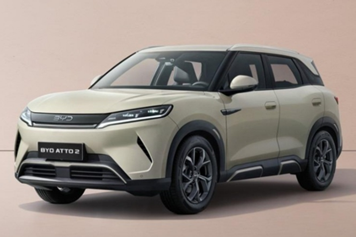BYD Atto 2 2025 mới sở hữu kích thước chiều dài x rộng x cao lần lượt là 4.310 x 1.830 x 1.675 mm, trục cơ sở dài 2.620 mm. Kích thước này ngang ngửa với các mẫu SUV cỡ B như: Mitsubishi Xforce hay Kia Seltos.