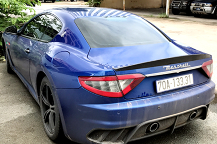 Chiếc Maserati GranTurismo MC Stradale hàng hiếm này được phân phối chính hãng đầu tiên tại Việt Nam với mức giá bán khoảng 9,2 tỷ đồng. Lúc mới về nước, chiếc xe mang biển số khá đẹp "tứ quý" 8.
