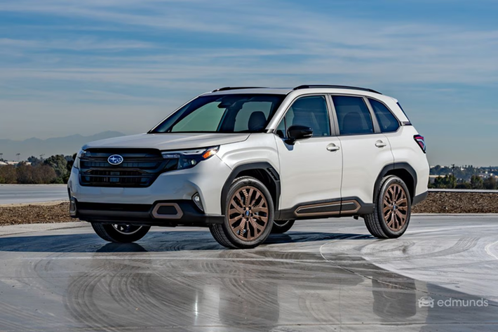 Nếu không có ưu đãi chính hãng, Subaru Forester sẽ là mẫu xe khá kén khách gì giá niêm yết cao và thiết kế chưa thực sự hấp dẫn. Đó là chưa kể đến những bất lợi khác như thương hiệu có tính nhận diện chưa cao và hệ thống đại lý còn thưa thớt.