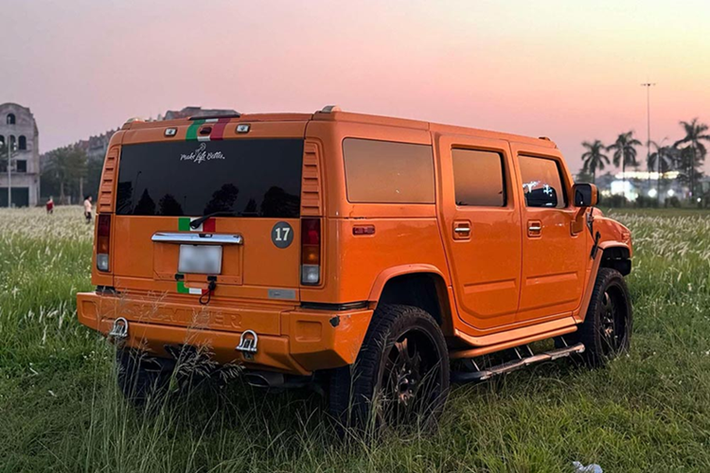 Về kích thước xe, Hummer H2 có chiều dài từ 4.821 mm đến 5.169 mm, tùy phiên bản, chiều rộng 4.821 mm và chiều cao 1.976 mm dành cho các xe từ 2002-2003, còn 2004 đến 2009 là 2.007. Chiều dài cơ sở 3.119 mm. Trọng lượng của xe 3 tấn.