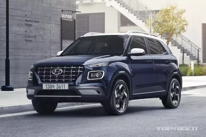 Mới đây, Hyundai đã ra mắt phiên bản nâng cấp nhẹ của mẫu xe Venue ở thị trường nội địa Hàn Quốc. Hyundai Venue 2025 mới dành cho xứ sở kim chi vẫn sở hữu thiết kế cũ, khác với xe đang bán ở thị trường Việt Nam. So với phiên bản cũ, Hyundai Venue 2025 không thay đổi về mặt thiết kế.