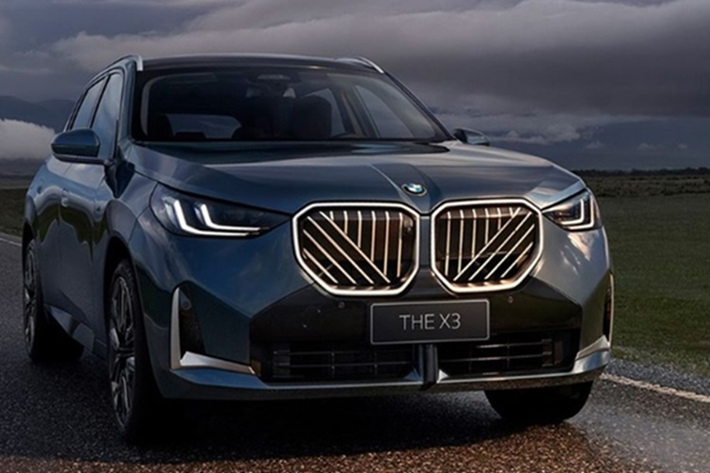Hiện giá xe BMW X3 L 2025 tại thị trường Trung Quốc vẫn chưa được công bố. Chỉ biết rằng, xe sẽ được lắp ráp tại nhà máy liên doanh giữa BMW và Brilliance Automotive ở Trung Quốc.