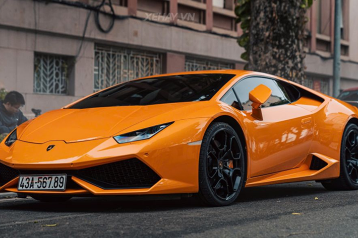 Cụ thể siêu xe Lamborghini Huracan đời 2015 đã lăn bánh khoảng 14.000 km. Đáng chú ý là chiếc xe này mang biển VIP 43A-567.89. Ở thời điểm mua mới, chiếc xe có giá đồn đoán lên tới 18 tỷ đồng.