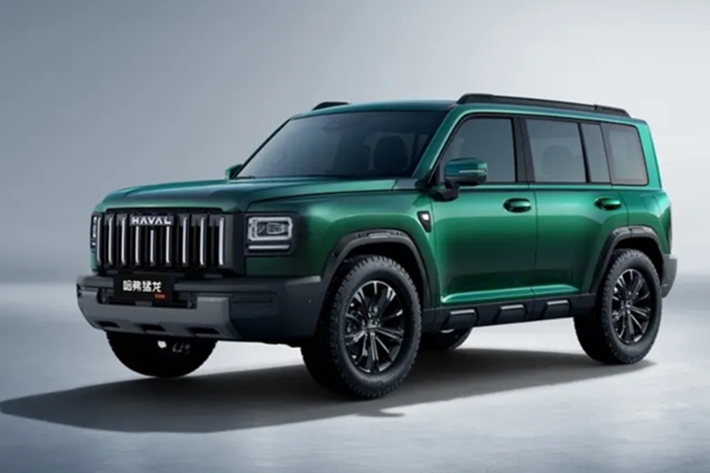Haval Raptor của Trung Quốc lần đầu ra mắt vào mùa thu năm 2023 với hệ truyền động hybrid Hi4 do GWM phát triển. Tuy nhiên, doanh số khởi đầu không mấy khả quan, buộc hãng xe phải tung ra phiên bản cải tiến vào đầu năm 2024.