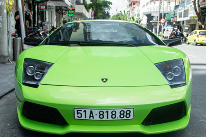 Siêu xe Lamborghini Murcielago LP640 của vợ cũ Minh Nhựa này được trang bị khối động cơ V12, dung tích 6.5 lít, sản sinh công suất tối đa 631 mã lực và mô-men xoắn cực đại 660 Nm.