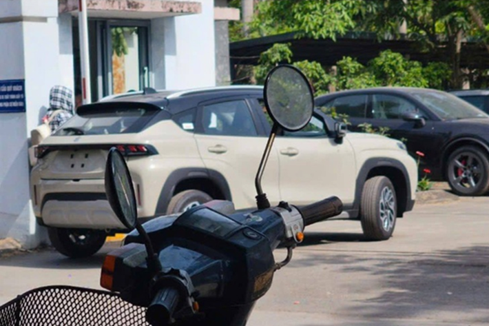 Theo một số nguồn tin từ đại lý, Suzuki Fronx 2025 mới nhiều khả năng sẽ được giới thiệu chính thức trong quý II năm nay. Hiện tại, Suzuki Việt Nam chưa đưa ra bất kỳ thông tin chính thức nào liên quan đến mẫu xe này.