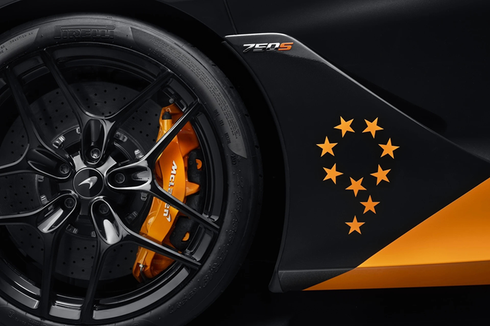 Chi tiết này gợi nhớ đến 9 chiến thắng đồng đội của McLaren. Phần bệ bước có chữ ký của hai tay đua Lando Norris và Oscar Piastri. Mỗi xe sẽ nhận được một phần thân xe bằng sợi carbon từ chiếc siêu xe McLaren MCL38.