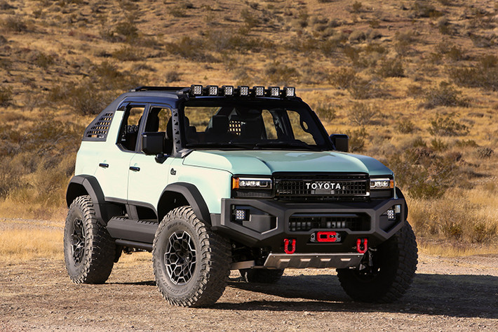 Chiếc xe bán tải địa hình Toyota Land Cruiser ROX độc nhất vô nhị này là dự án độc đáo đến từ Toyota Calty Design Research, với thiết kế mở hoàn toàn. Mẫu xe này mang phong cách off-road thế hệ mới, tạo cảm giác gần gũi với thiên nhiên cho người sử dụng.