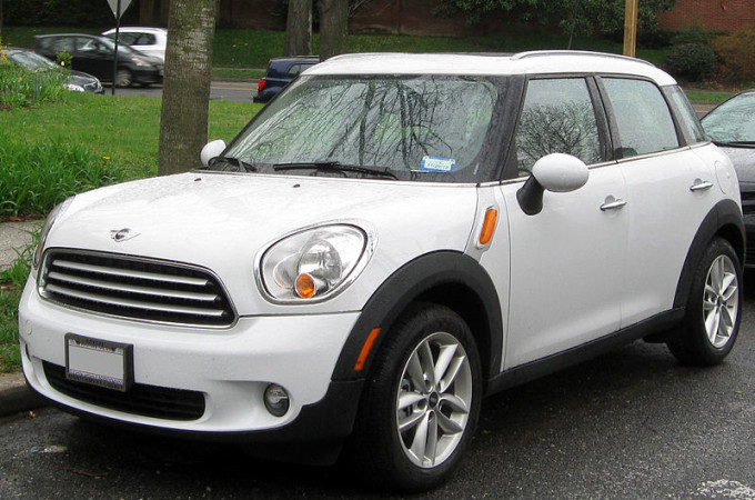 9. Mini Countryman: Có bộ truyền động không tốt và không gian chứa đồ hạn chế, chiếc xe này không quá tệ nhưng tất nhiên không phải lựa chọn hàng đầu.