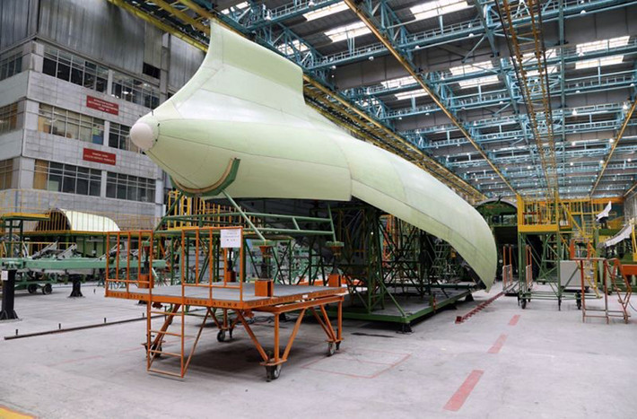 Về mặt thiết kế cơ bản Il-476 không có quá nhiều sự khác biệt so với Il-76, tuy nhiên bên trong của Il-476 là một cuộc “cách mạng” thật sự với việc nó được trang bị mẫu động cơ phản lực PS-90 cùng với đó là hệ thống trang thiết bị điện tử được hiện đại hóa hoàn toàn.