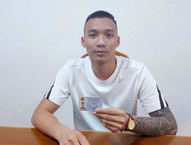Nam thanh niên bị bắt sau khi được giải cứu từ Campuchia: Công an tỉnh Cà Mau vừa phối hợp với Công an tỉnh Hải Dương để bắt Lê Xuân Sơn (24 tuổi, ngụ xã Thanh Hải, huyện Thanh Hà, tỉnh Hải Dương), là bị can trong vụ án Cố ý gây thương tích xảy ra ngày 9/4 tại TP Chí Linh. Cuối tháng 5, sau khi bị khởi tố, Sơn đã bỏ trốn khỏi địa phương. Ngày 23/9, Sơn có mặt trong đoàn 226 công dân Việt Nam ở Campuchia được giải cứu và đưa về nước. Sau khi xác minh danh tính, Công an tỉnh Cà Mau đã nhanh chóng bắt giữ đối tượng. Làm việc với cơ quan điều tra, ngày 17/4, Sơn khai mình trốn sang Campuchia để tránh sự phát hiện của cảnh sát.