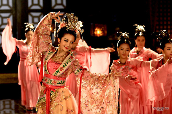 Thậm chí, có người còn suy đoán danh tính của chủ nhân bộ hài cốt nữ kia có thể là Điêu Thuyền hoặc Tiểu Kiều.