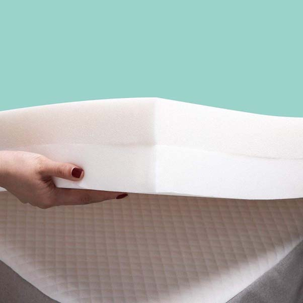 5. Nệm foam hoạt tính: Nếu nệm, gối, đi văng, sofa hoặc bất cứ thứ gì của bạn mang chứa foam hoạt tính, hay còn gọi là “đệm nhớ” do khả năng trở lại hình dạng ban sơ sau lúc sử dụng, thì bạn mang thể cảm ơn NASA.