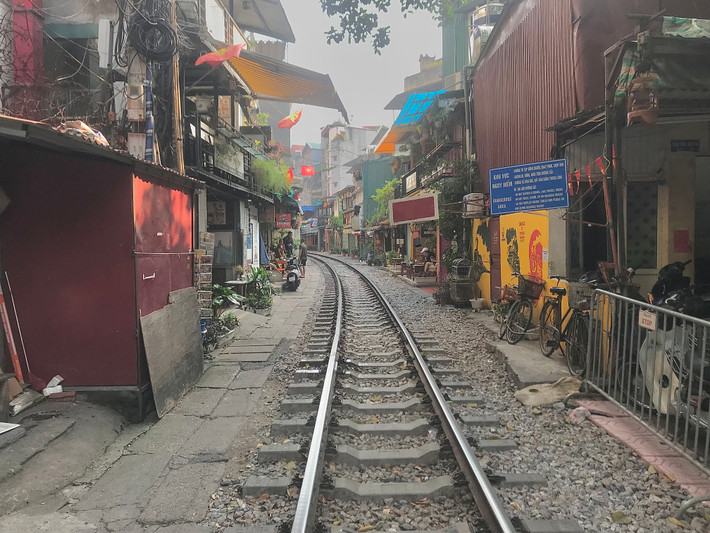 Sáng 15/9, phố cafe đường Tàu không còn tấp nập người dân và du khách ghé thăm.