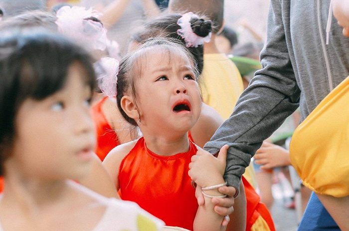.... là những hình ảnh đẫm nước mắt như thế này.
