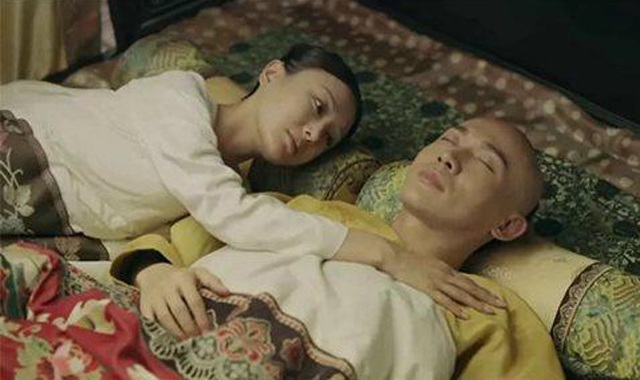 Xuất thân của họ đa phần đều không thể làm hoàng thượng yên tâm, chính vì thế hoàng thượng không muốn họ mang thai, nên đã ra lệnh cho thái y kê các loại thuốc tránh thai, khiến cho các phi tần này không con không cái, cô quạnh một đời.