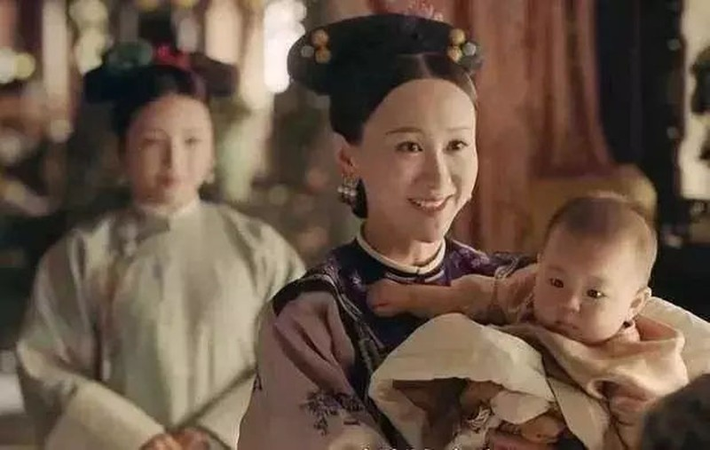 Nếu họ sinh được hoàng tử thì rất có thể sẽ giành được sự sủng ái của hoàng thượng. Và ngược lại, nếu không thể sinh ra hoàng tử thì sẽ bị hoàng thượng ghẻ lạnh, cả đời cô độc lẻ loi.