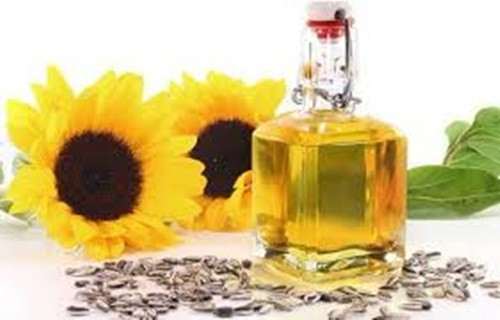 Axit béo omega 3. Hãy suy nghĩ về chế độ ăn Địa Trung Hải gồm nhiều dầu thực vật và cá tươi. Axit béo đơn bão hòa từ dầu oliu đã được chứng minh làm giảm cholesterol xấu . Chuỗi axit béo không bão hòa như EPA và DHA lại có thể ngăn ngừa chứng viêm và bệnh tim mạch.