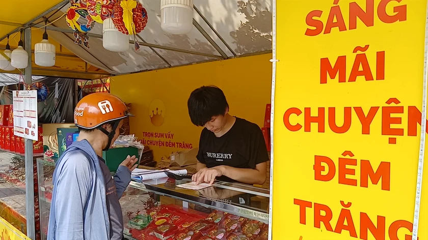 Hà Nội: Bánh trung thu đại hạ giá vẫn ế