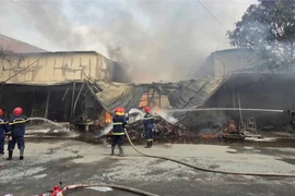 Cháy lớn tại cửa hàng vàng mã ở Thuận Thành, Bắc Ninh