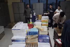 Phú Thọ khởi tố người phụ nữ buôn bán gần 9.000 bao thuốc lá lậu