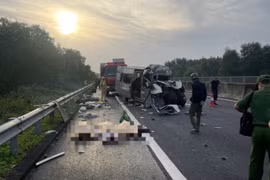 Tai nạn trên cao tốc Đà Nẵng - Quảng Ngãi, 13 người thương vong