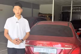 Đôi nam nữ diễn 'cảnh nóng' trên xe Mercedes – dàn dựng...có phạm luật?