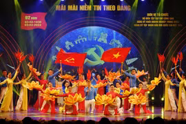 Chương trình nghệ thuật “Mãi mãi niềm tin theo Đảng” khơi dậy niềm tự hào