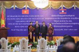 Trao Huân chương Vàng Quốc gia của nước CHDCND Lào tặng Tổng Bí thư Tô Lâm