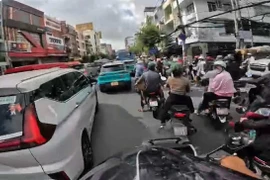 Thai phụ trở dạ thoát 'điểm nóng ùn tắc' nhờ... CSGT