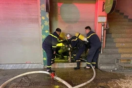 Kịp thời giải cứu 3 người trong vụ cháy nhà dân ở Hà Nội